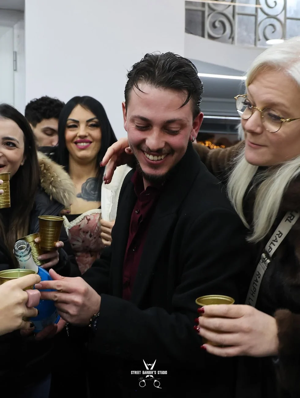 Giovanni Canneva insieme agli ospiti dell'inaugurazione