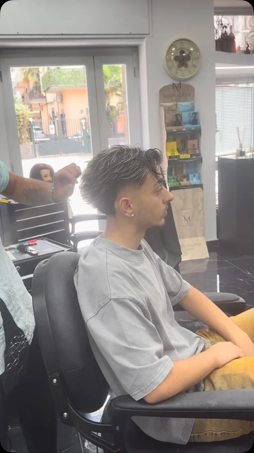 Video: mesh white con middle part effetto gel