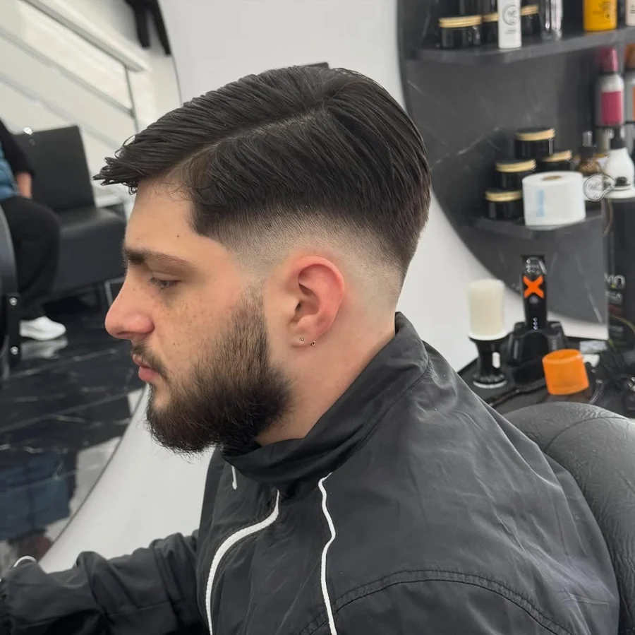 Razor fade abbinato a barba modellata
